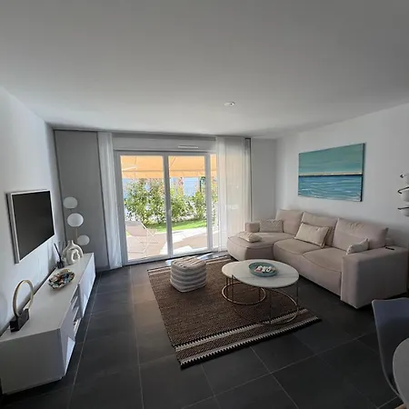 Apartment Casa Areka T3 Rez De Jardin Standing, Proche Frejus